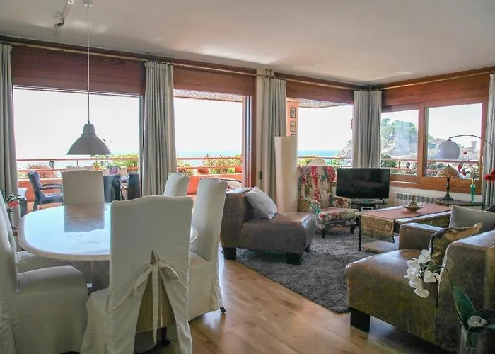 Kerstin Bruns - La Illa With Sea View Tossa de Mar